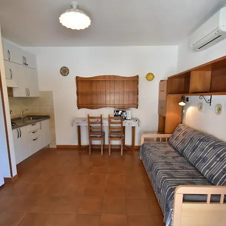 Bilocale Marina - Terrazza, Clima E Giardino Apartmán *